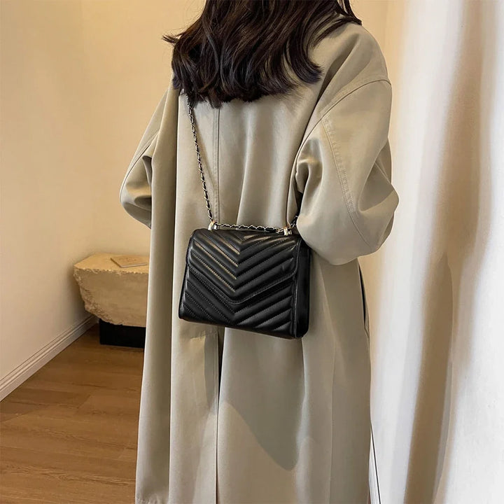 Women's One Shoulder Fashion Retro Small Square Bag Crossbody Handbag Minimalist Style Women's Chain Bag Suitable for Travel-ll